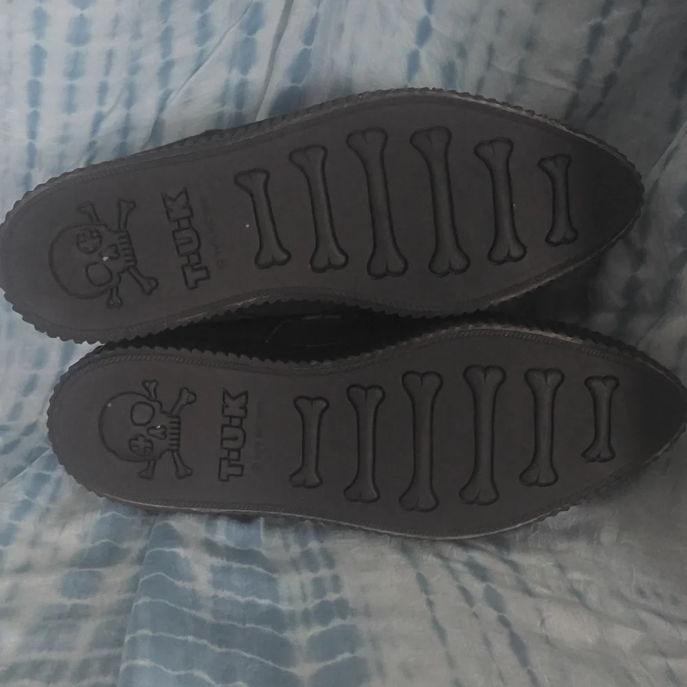 T.U.K Black & Leopard Tie Pointed Lace Up - Picture 2 of 8